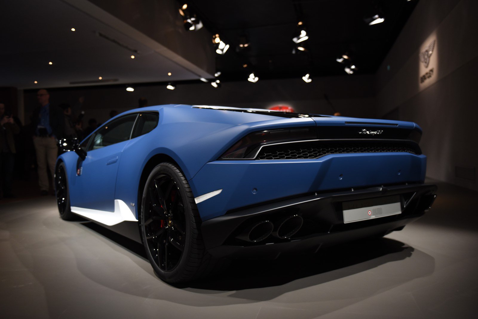 Lamborghini представил Huracan LP 610-4 Avio